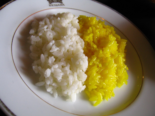 ライスとサフランライスの写真